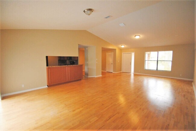 Photo - 365 NW 105th Dr