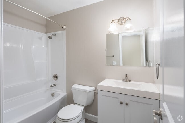 Model B - 2BR, 2BA