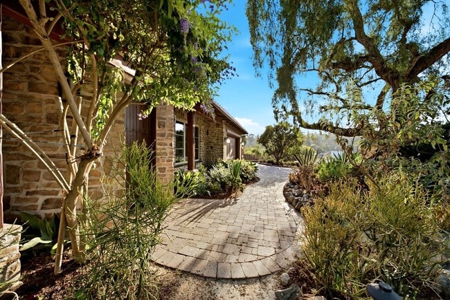 Photo - 825 Gonzales St