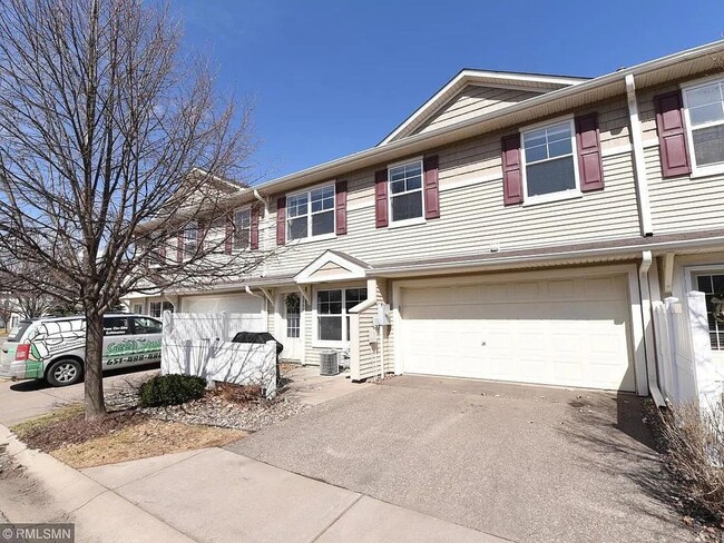 Building Photo - 3 Bedrooms | Loft | Upper-Level Laundry | 3-Sided Fireplace | Woodbury