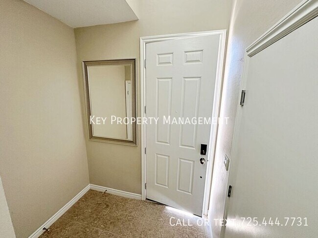Photo - 2 Bedroom Townhome off of I-15 and Starr r... Unidad #1