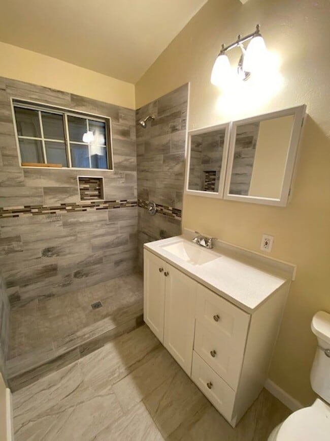 Photo - 4901 Frink Ave Unidad 4901 Frink Avenue