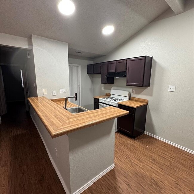 Photo - 1212 Orchard Park Cir
