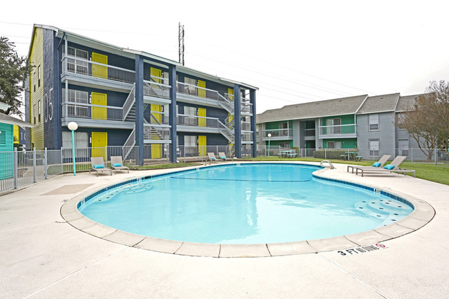 Peaks at Live Oak - Peaks at Live Oak Apartments