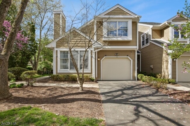 Building Photo - 14 Exeter Rd