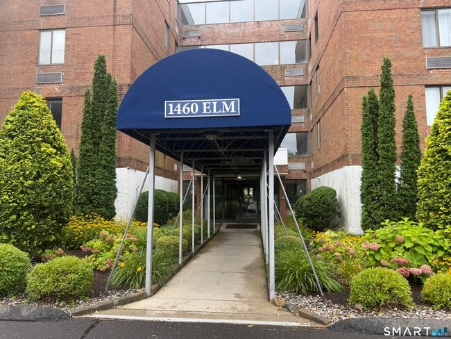 Building Photo - 1460 Elm St Unit 330