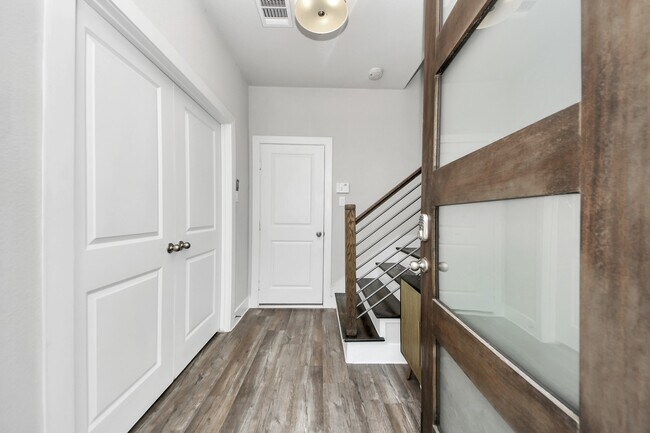 Photo - 1743 Cove Cres Ct