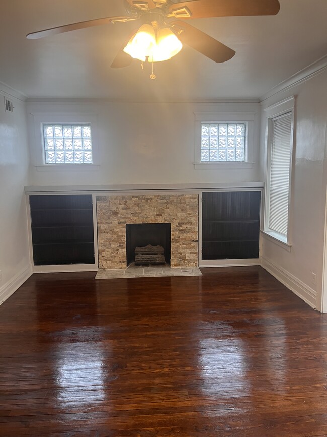 Building Photo - Garfield Unit 2