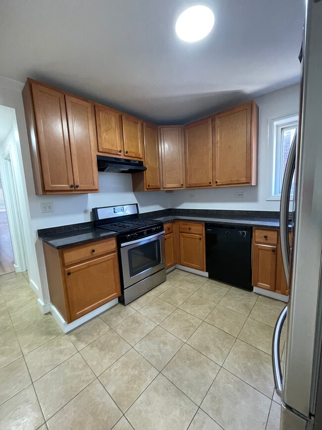 Photo - 5055 W Montana St Unidad 2