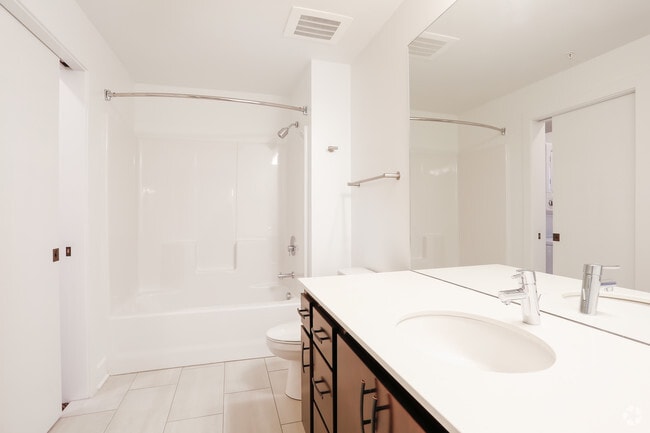 1BR, 1BA - C - Capitol Place Apartments