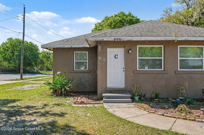 Building Photo - 701 Tropic St