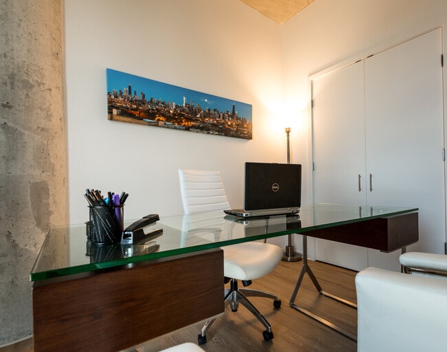 Photo - 1623 W Division St