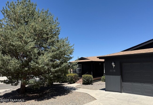1116 Samantha St