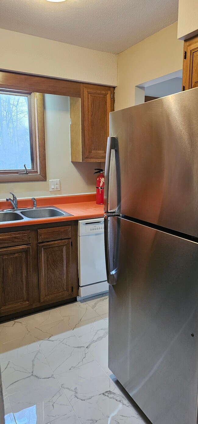 Photo - 48 Mansfield Ave