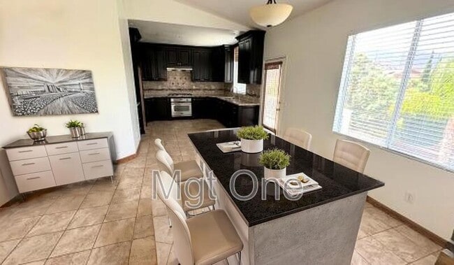 Photo - 1067 Regina Way