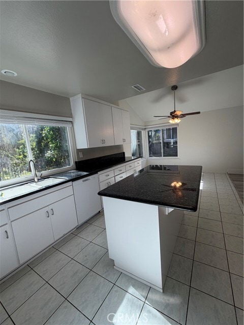 Photo - 2866 Treeview Pl