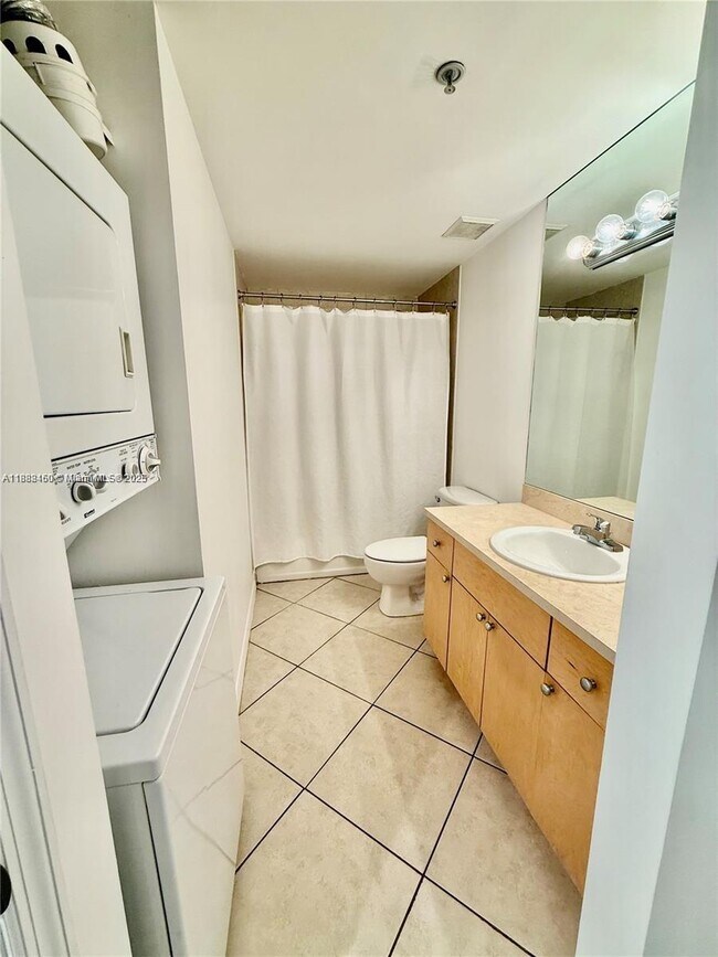 Photo - 2630 SW 28th St Unit 16