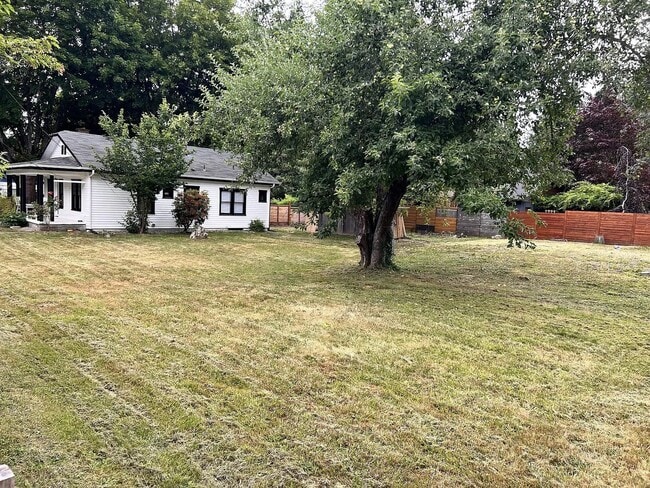 Photo - Beautifully Imperfect Character Craftsman Home! Eastside Olympia Home