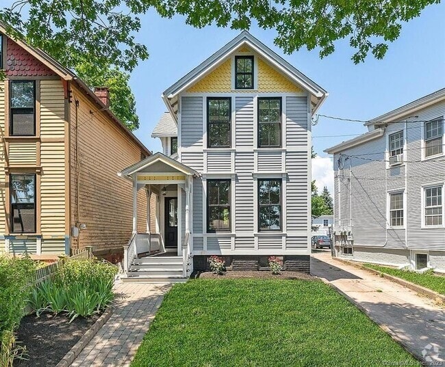Building Photo - 61 S Water St Rental