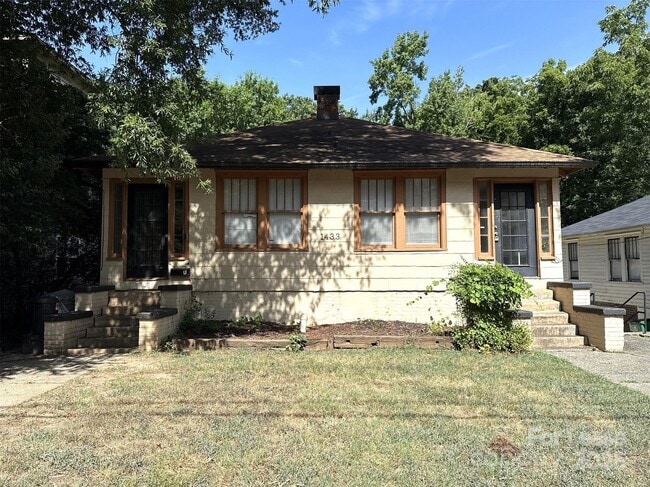 Building Photo - 1433 Pecan Ave Unit B Rental