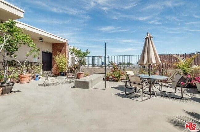 Photo - 11750 W Sunset Blvd Unidad 114