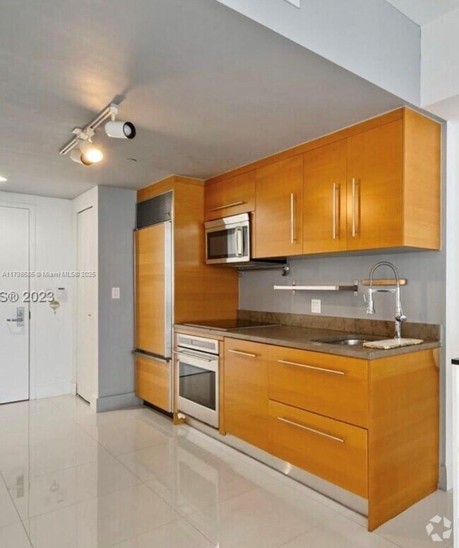 Building Photo - 475 Brickell Ave Unit 3010 Rental