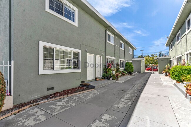 Photo - 1478 165th Ave Unidad Apt D