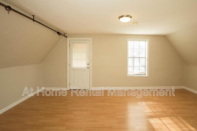 Photo - 1 E 26th St