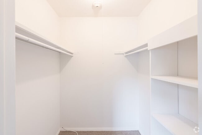 2 BR, 1 BA