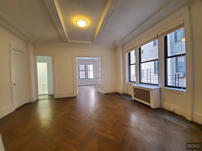 Building Photo - 200 W 58th St Unit 5C Rental