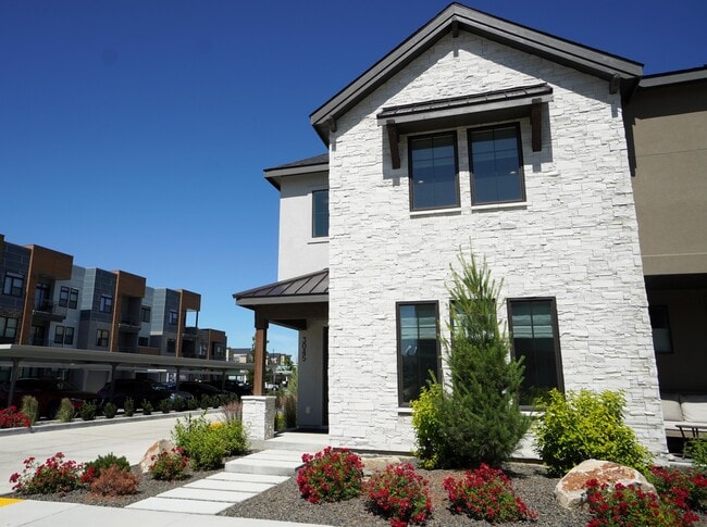 Photo - 3045 S Honeycomb Way