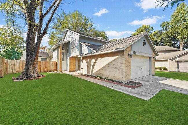 Photo - 16723 Quiet Trail Dr