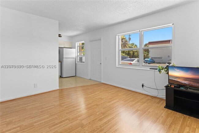 609 NE 6th St Unidad C