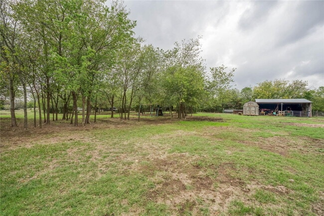 Photo - Gated Entry 5 bedroom, 3.5 Bath Home on 16+ Acres in Cleburne - Bring your horses and cattle!