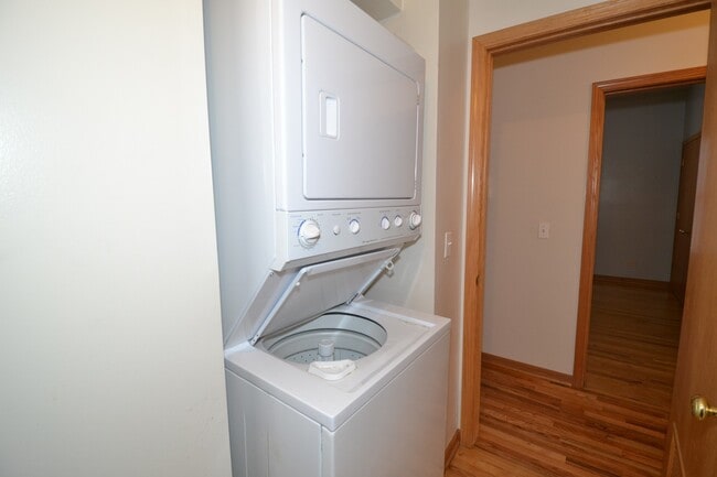 Photo - Pet Friendly 3 Bed 2 Bath Top Floor Unit Unit 974 - 3