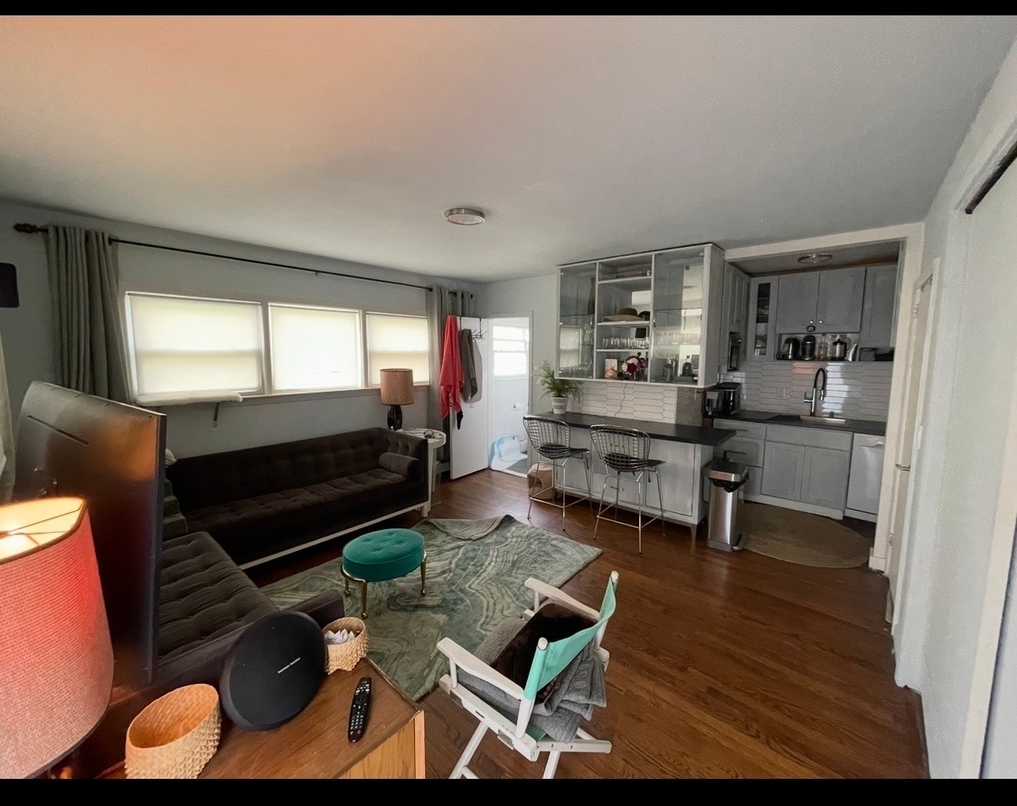 Photo - 304 Lincoln Blvd