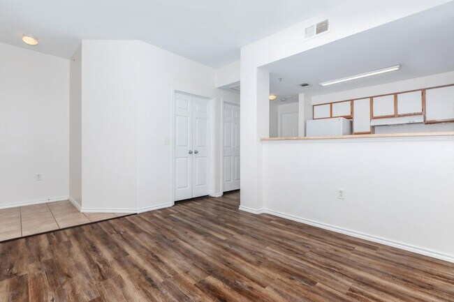 San Pedro Apartments