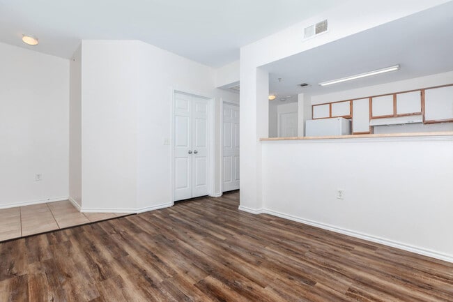 Photo - San Pedro Apartments