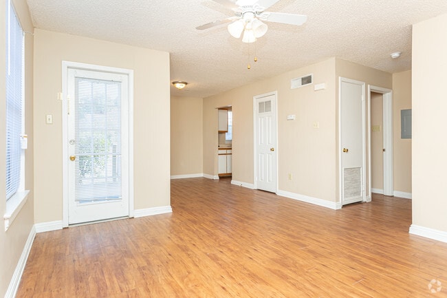 1 BR, 1 BA - 672 SF - Bluebonnet Ridge