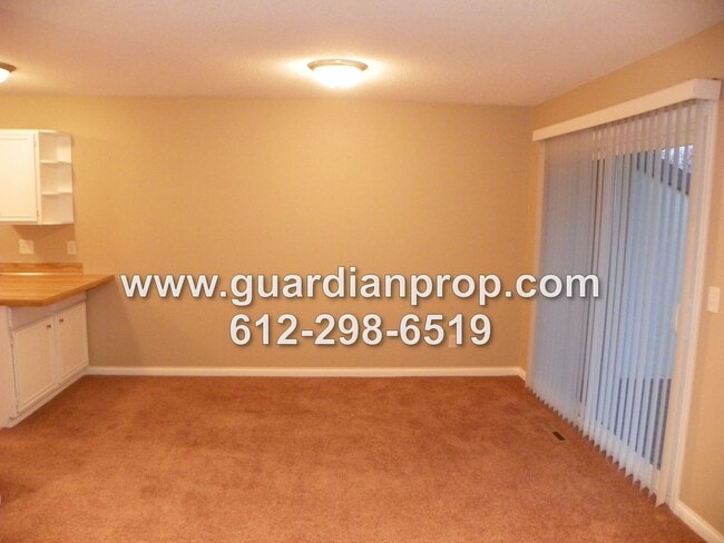 Photo - Woodbury Side by Side Available October 1, Family Room, Large Deck, Attached Garage