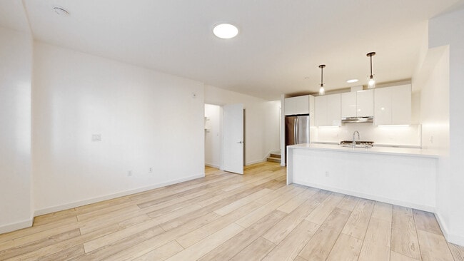 Building Photo - 201 Divisadero St Unit 201-02A