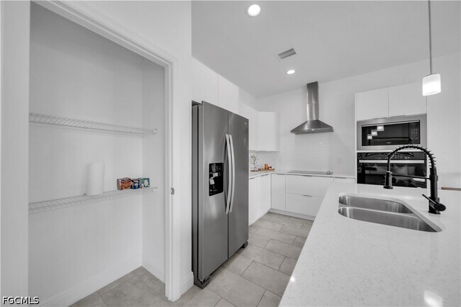 Photo - 1064 Calumet Cir
