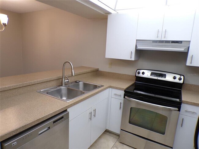622 Bird Bay Dr S Unit 103