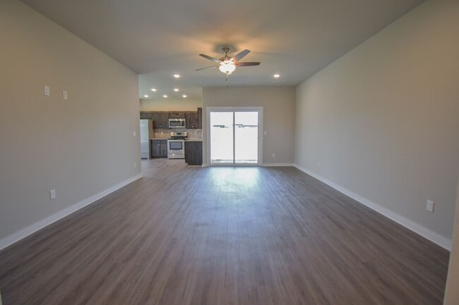 Photo - Nice 3 Bedroom 2 Baths Farmington heights!!