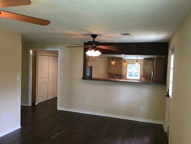 Photo - 404 Kelley Blvd