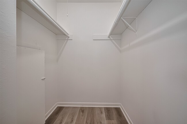 Building Photo - 10110 Margate Dr