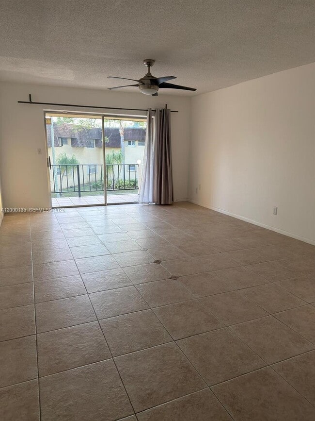 Photo - 9108 SW 137th Ter Unidad 16-3