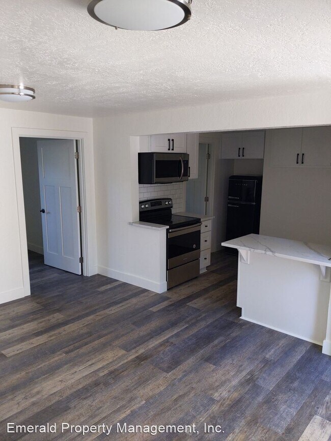 2 br, 1 bath House 3074 Sorrel Way 1/2 Rental For Rent in Eugene, OR