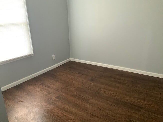 Photo - 1545 Oakwood St