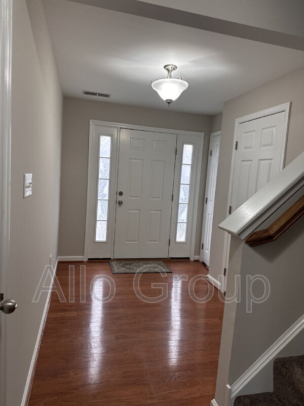 Photo - 205 Arctic Ln